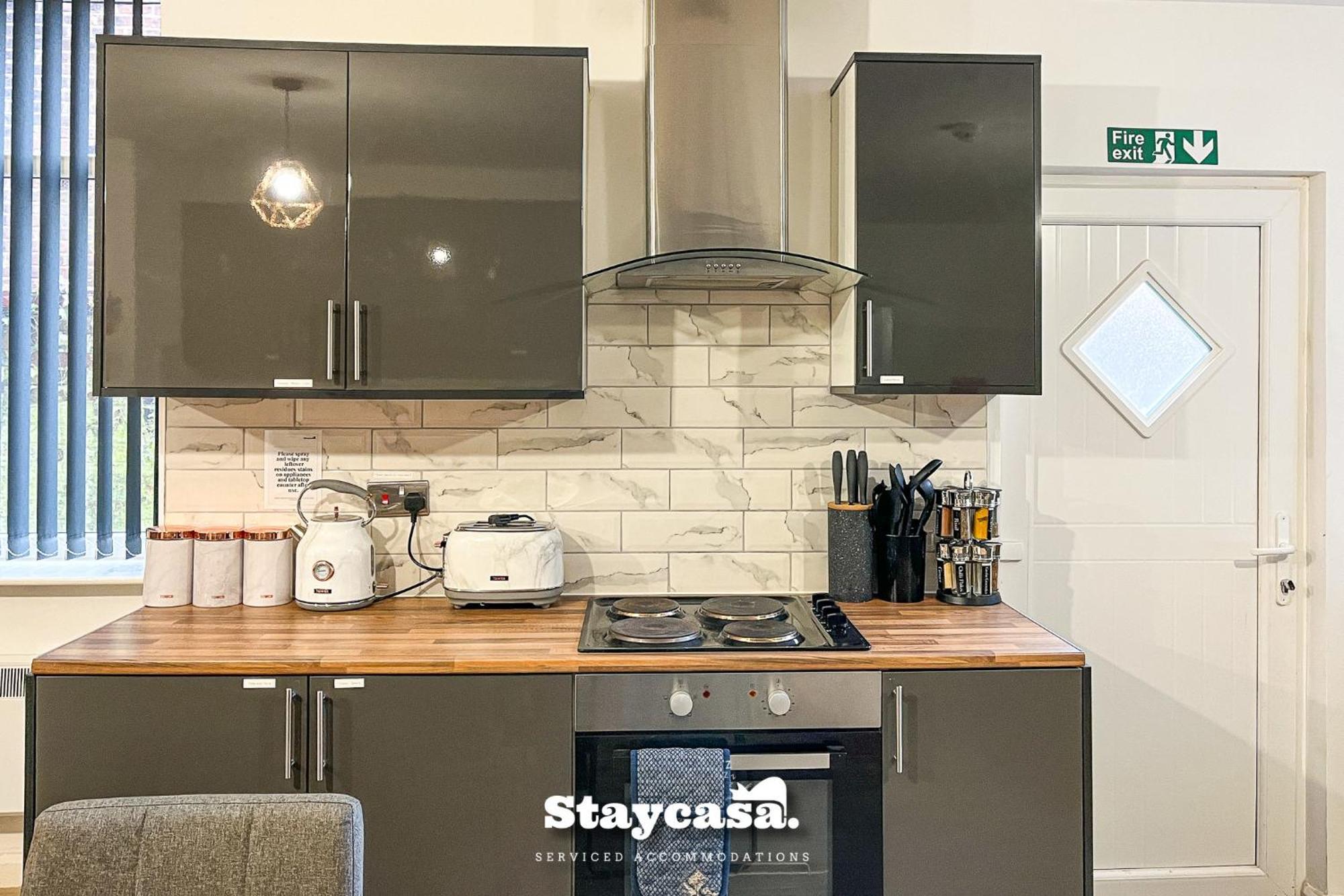 Delightful Spacious Haven With Large Driveway Manchester Zewnętrze zdjęcie