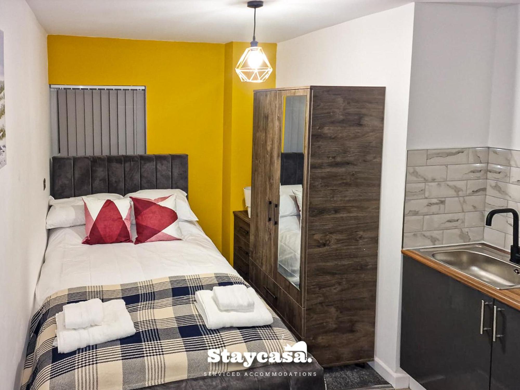 Delightful Spacious Haven With Large Driveway Manchester Zewnętrze zdjęcie