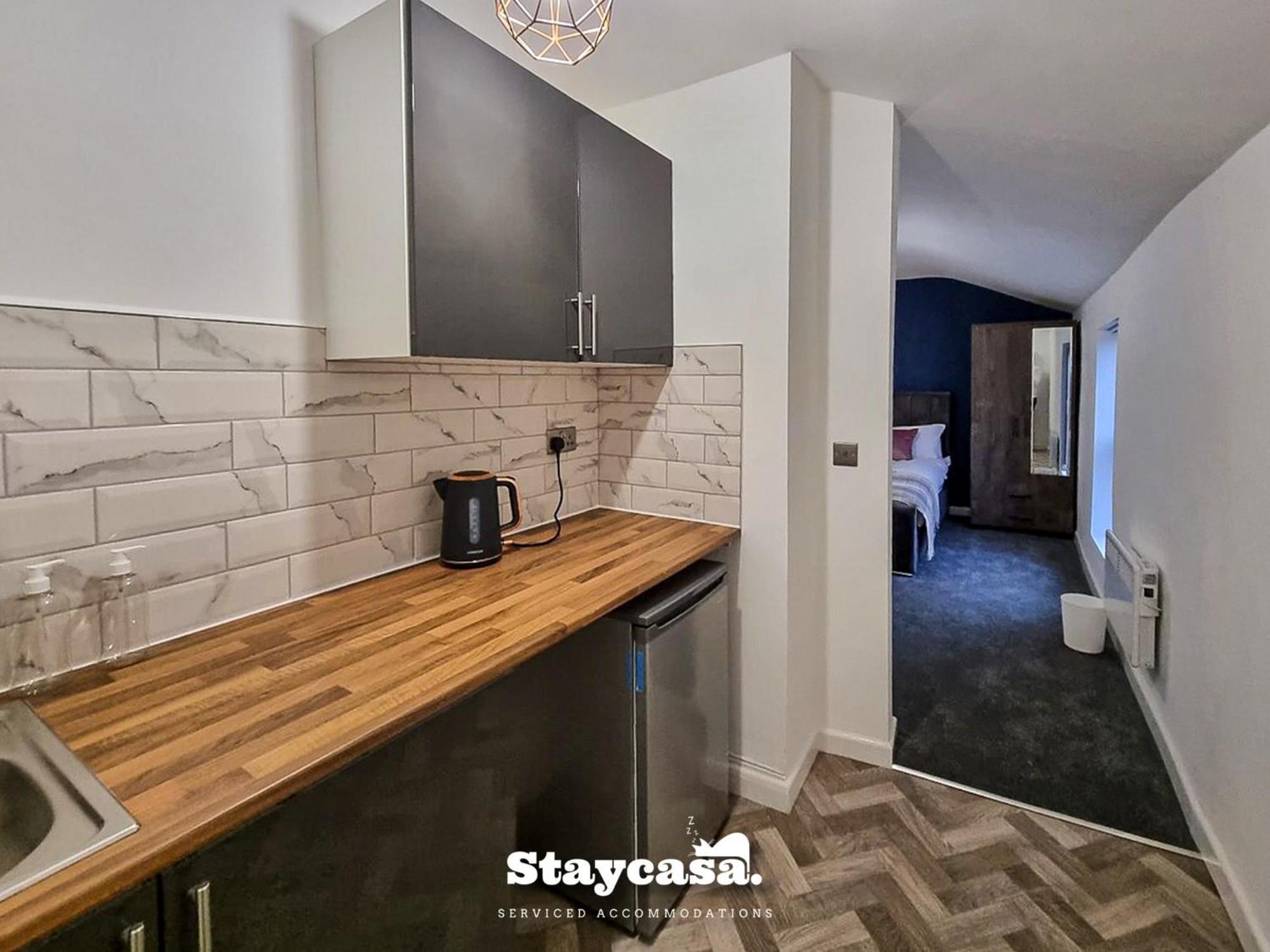 Delightful Spacious Haven With Large Driveway Manchester Zewnętrze zdjęcie