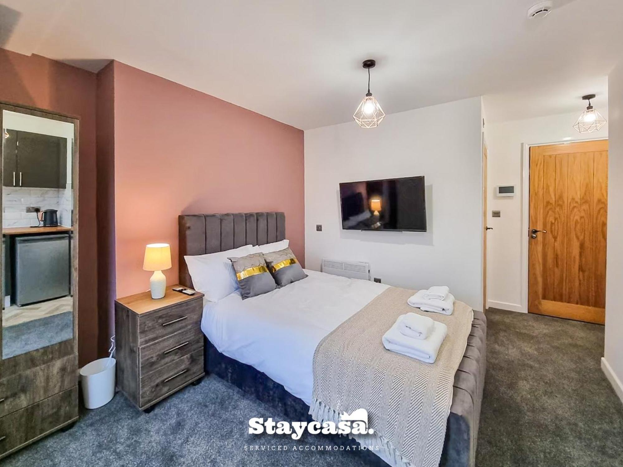 Delightful Spacious Haven With Large Driveway Manchester Zewnętrze zdjęcie